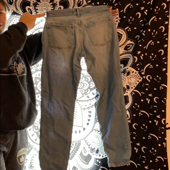 ripped forever 21 jeans - Picture 2 of 2